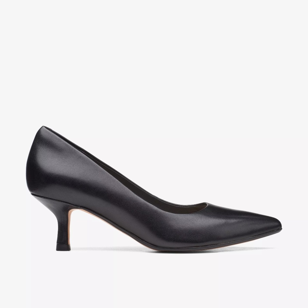 Clarks Violet 55 Rae Heels in Black Leather, Size 7.5
